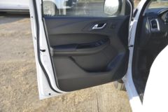 江铃 新宝典 2020款 舒适版 2.5T柴油 140马力 两驱 标轴距双排皮卡(国六)(5挡)