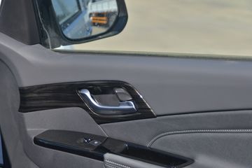 ������ʮ�� ���� 2020�� �Զ��콢�� 2.5T���� 150���� ���� ˫��Ƥ��ͼƬ