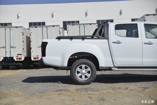 铃拓皮卡泉州市火热促销中 让利高达0.2万