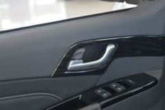 江西五十铃 铃拓 2020款 手动旗舰版 2.5T柴油 150马力 四驱 加长双排皮卡 江西五十铃 铃拓 2020款 手动旗舰版 2.5T柴油 150马力 四驱 加长双排皮卡