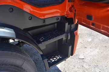 �������ó� ���KR�п� 220���� 4X2 6.75�������ػ���ͼƬ