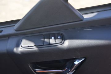 �������ó� ���KR�п� 220���� 4X2 6.75�������ػ���ͼƬ