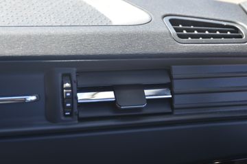 �������ó� ���KR�п� 220���� 4X2 6.75�������ػ���ͼƬ