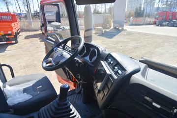 �������ó� ���KR�п� 220���� 4X2 6.75�������ػ���ͼƬ