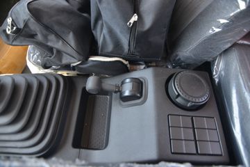 �������ó� ���KR�п� 220���� 4X2 6.75�������ػ���ͼƬ