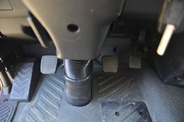 �������ó� ���KR�п� 220���� 4X2 6.75�������ػ���ͼƬ