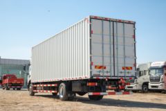 东风商用车 天锦KR 245马力 4X2 8米厢式载货车(高顶)(DFH5180XXYE4)