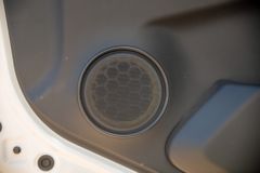 东风商用车 天锦KR 245马力 4X2 8米厢式载货车(高顶)(DFH5180XXYE4)