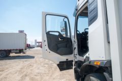 东风商用车 天锦KR 245马力 4X2 8米厢式载货车(高顶)(DFH5180XXYE4)