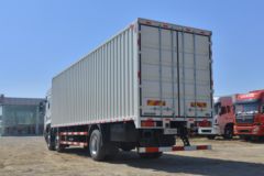 东风商用车 天龙VL重卡 292马力 6X2 9.6米厢式载货车(DFH5250XXYAX1V)