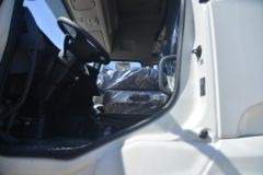 东风商用车 天龙VL重卡 292马力 6X2 9.6米厢式载货车(DFH5250XXYAX1V)
