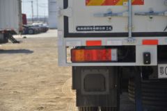 东风商用车 天龙VL重卡 292马力 6X2 9.6米厢式载货车(DFH5250XXYAX1V)