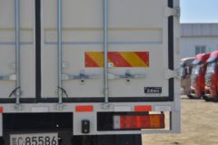 东风商用车 天龙VL重卡 292马力 6X2 9.6米厢式载货车(DFH5250XXYAX1V)