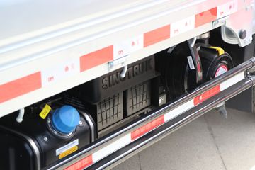 �й�����HOWO С˧ 130���� 4X2 3.6�׵�������С��(Һɲ)(ZZ1047F3111F145)ͼƬ