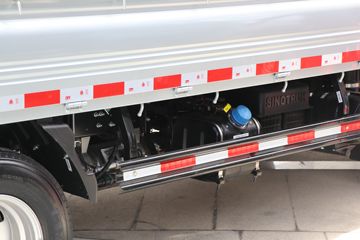 �й�����HOWO С˧ 130���� 4X2 3.6�׵�������С��(Һɲ)(ZZ1047F3111F145)ͼƬ