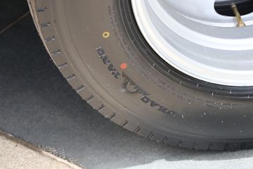 �й�����HOWO С˧ 130���� 4X2 3.6�׵�������С��(Һɲ)(ZZ1047F3111F145)ͼƬ