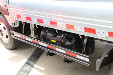 �й�����HOWO С˧ 130���� 4X2 3.6�׵�������С��(Һɲ)(ZZ1047F3111F145)ͼƬ