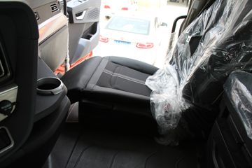 �й����� HOWO TH7�ؿ� 460���� 6X4 LNGǣ����(����)ͼƬ