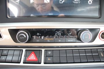 �й����� HOWO TH7�ؿ� 460���� 6X4 LNGǣ����(����)ͼƬ