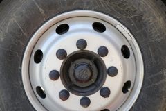 大运 祥龙 170马力 5.2米 排半仓栅式载货车(CGC5080CCYHDE33E)