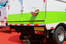 福田祥菱底盘&nbsp;扫路车上装图片