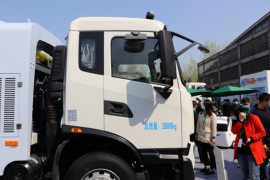 东风商用车底盘&nbsp;吸尘车外观图片