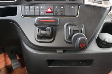 ���� �����V7�ؿ� 510���� 6X4 AMT�Զ�����ͷǣ����ͼƬ