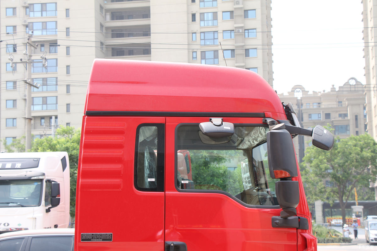 �й����� HOWO TX 250���� 4X2 6.8��AMT�Զ����������(����)���                                                