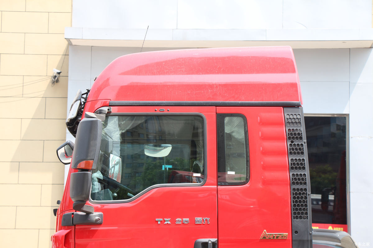 �й����� HOWO TX 250���� 4X2 6.8��AMT�Զ����������(����)���                                                