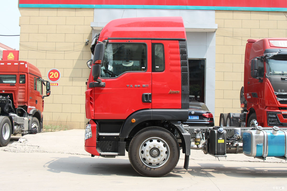 �й����� HOWO TX 250���� 4X2 6.8��AMT�Զ����������(����)���                                                
