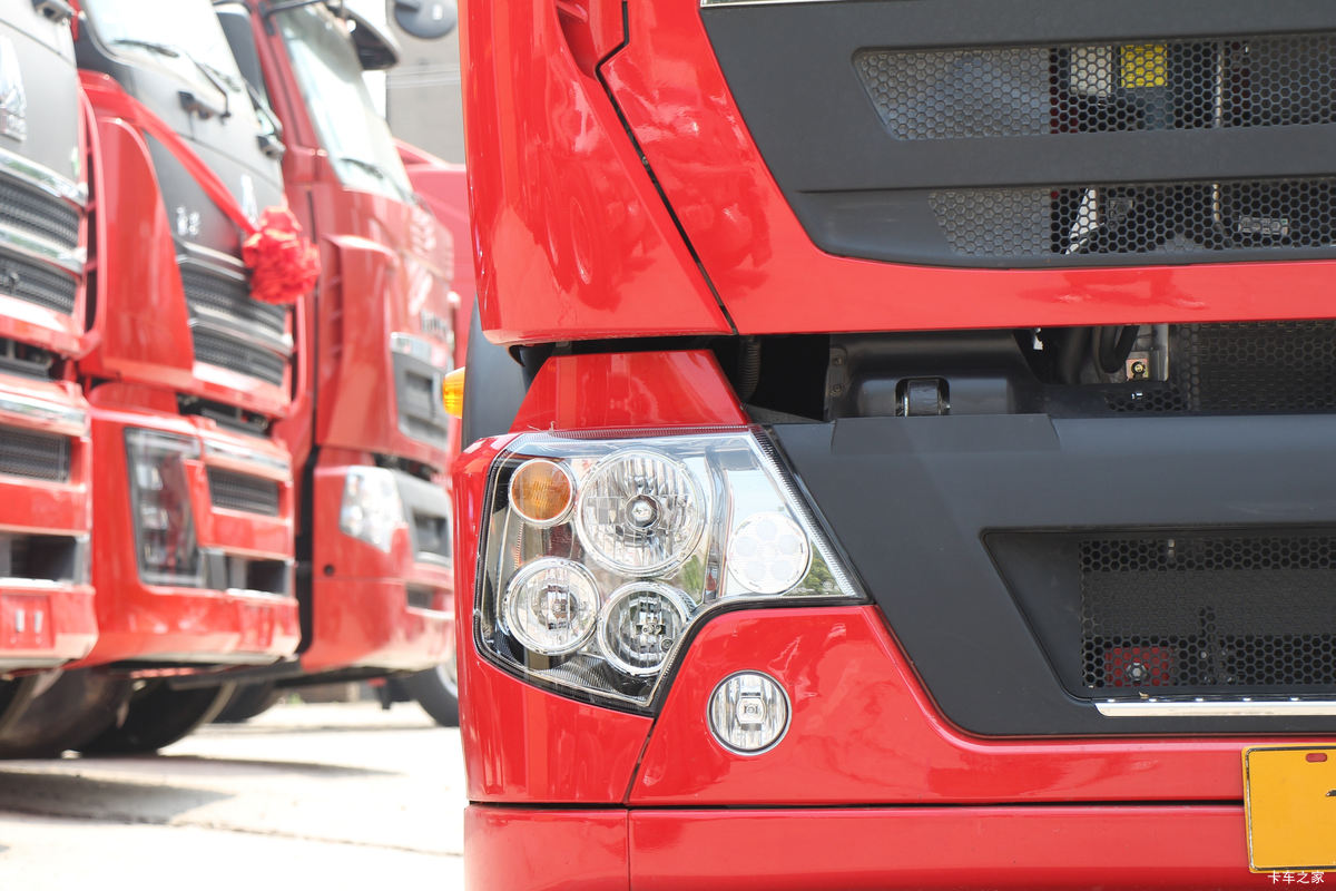 �й����� HOWO TX 250���� 4X2 6.8��AMT�Զ����������(����)���                                                