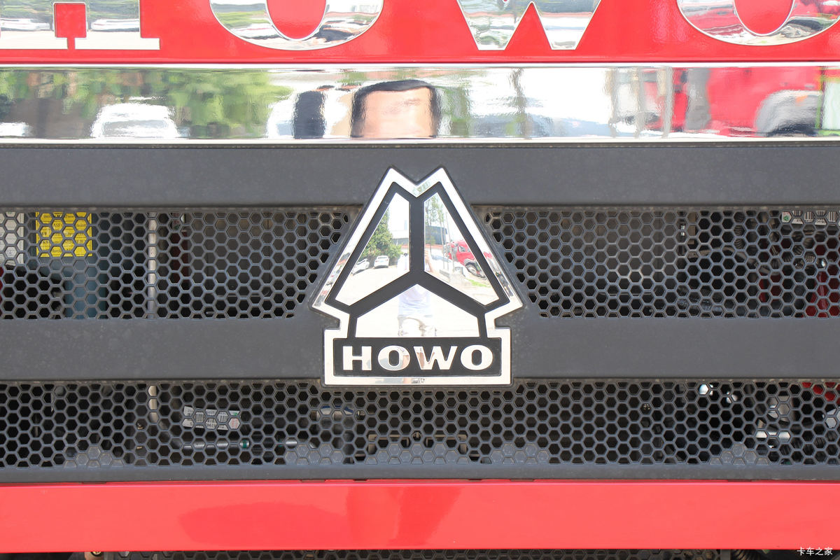 �й����� HOWO TX 250���� 4X2 6.8��AMT�Զ����������(����)���                                                