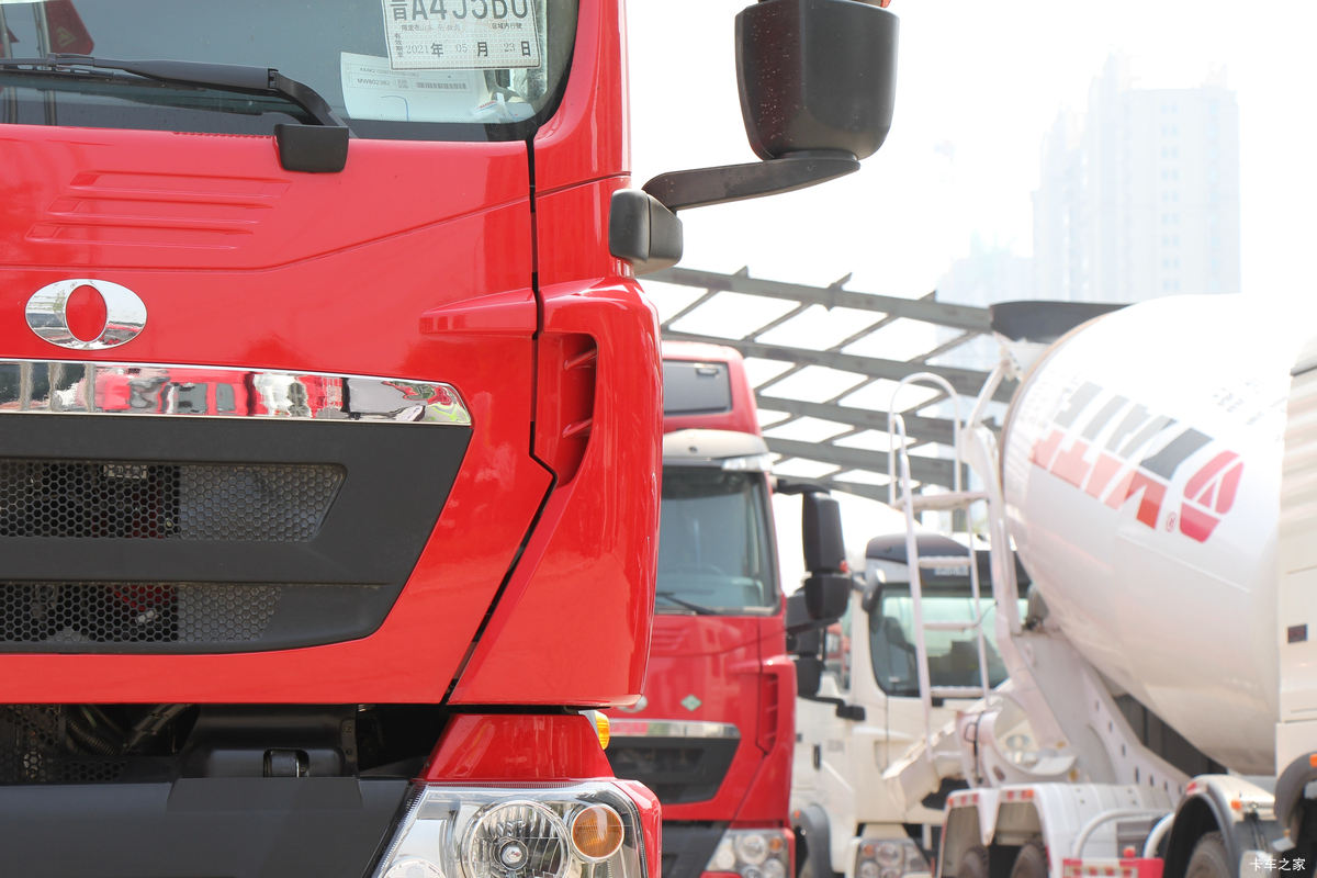 �й����� HOWO TX 250���� 4X2 6.8��AMT�Զ����������(����)���                                                