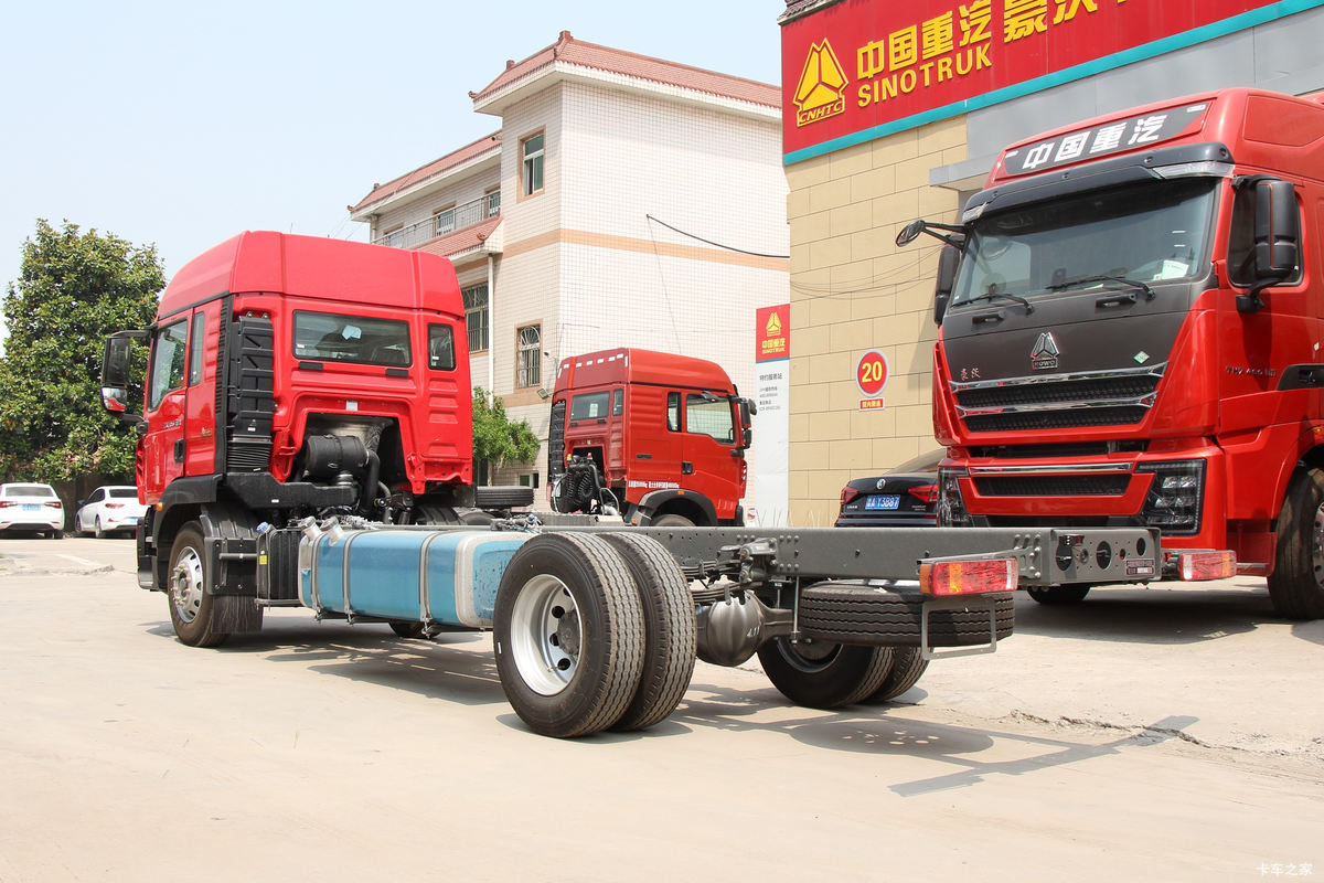 �й����� HOWO TX 250���� 4X2 6.8��AMT�Զ����������(����)���                                                