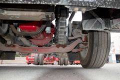 东风 多利卡D9K 230马力 4X2 6.8米栏板载货车(国六)(EQ1181L9CDG)