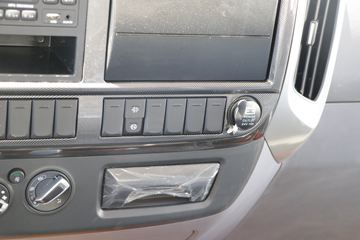 ���� ����CTS 143���� 4X2��س�(BJ5048XLC-FA)ͼƬ