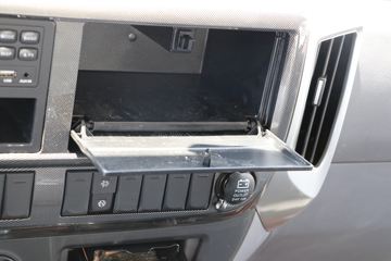 ���� ����CTS 143���� 4X2��س�(BJ5048XLC-FA)ͼƬ