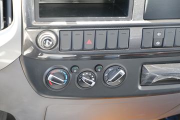 ���� ����CTS 143���� 4X2��س�(BJ5048XLC-FA)ͼƬ