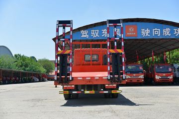 多利卡D9&nbsp;平板运输车外观图片