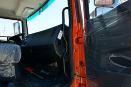 多利卡D9&nbsp;平板运输车驾驶室图片