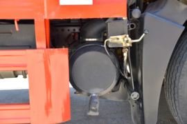 多利卡D9&nbsp;平板运输车底盘图片