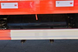 多利卡D9&nbsp;平板运输车底盘图片