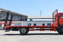 多利卡D9&nbsp;平板运输车上装图片