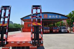 东风 多利卡D9 200马力 4X2 平板运输车(国六)