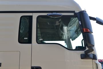 �й����� HOWO TX�ؿ� 430���� 6X4 ǣ����(����)(ZZ4257V324GF1)ͼƬ