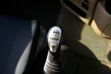 �й����� HOWO TX�ؿ� 430���� 6X4 ǣ����(����)(ZZ4257V324GF1)ͼƬ