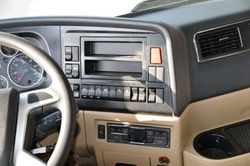 �й����� HOWO TX�ؿ� 430���� 6X4 ǣ����(����)(ZZ4257V324GF1)ͼƬ