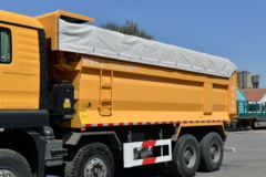中国重汽 汕德卡SITRAK G7W重卡 400马力 8X4 6.8米自卸车(ZZ3316N326HE1)