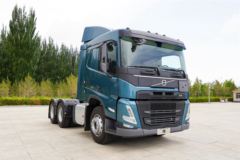 沃尔沃 全新FM重卡 420马力 6X4 自动挡牵引车(国六)(平顶)
