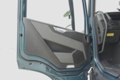 沃尔沃 全新FM重卡 420马力 6X4 自动挡牵引车(国六)(平顶)